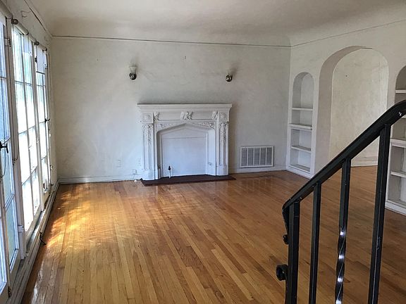 2nd image of 427 N Spaulding Ave