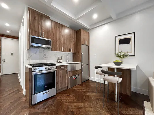 Rented by Dallien Realty Limited Liability Company | media 11