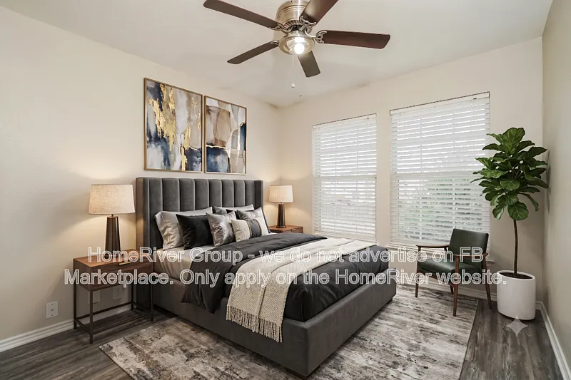 4 bed, 2.5 bath, 1637 sqft, $1,570 — Photo 4
