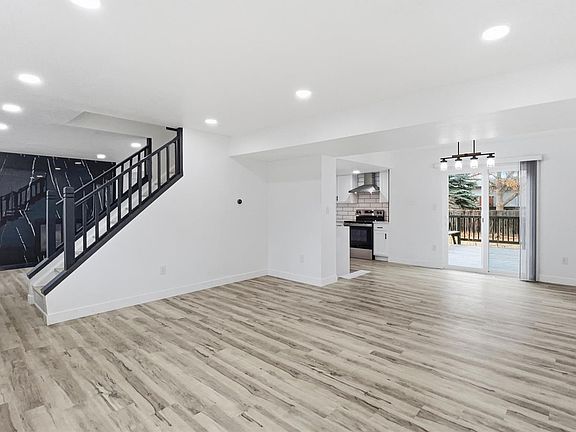 3rd image of 818 E Swallow Road