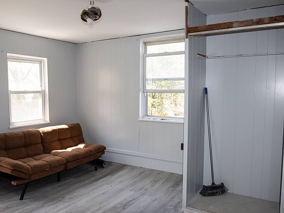 4th image of 602 Pierce St