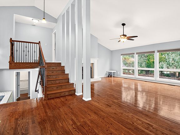 5th image of 7315 Delmonico Dr