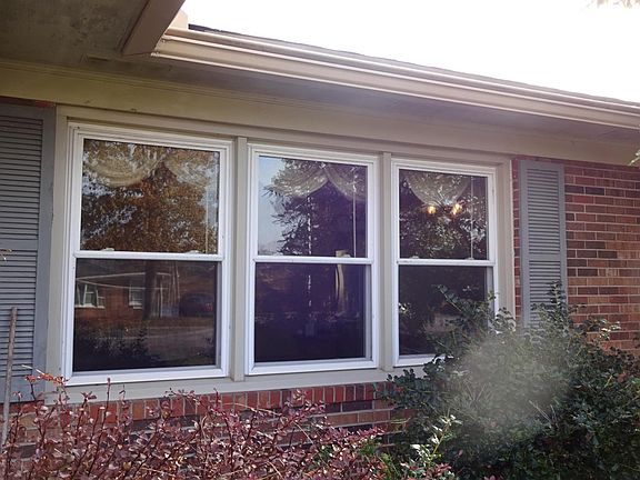 4th image of 132 Rose Bay Ln