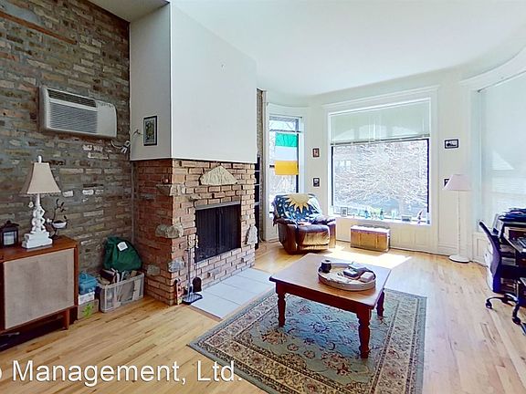 2nd image of 910 W Wrightwood Ave APT 1F