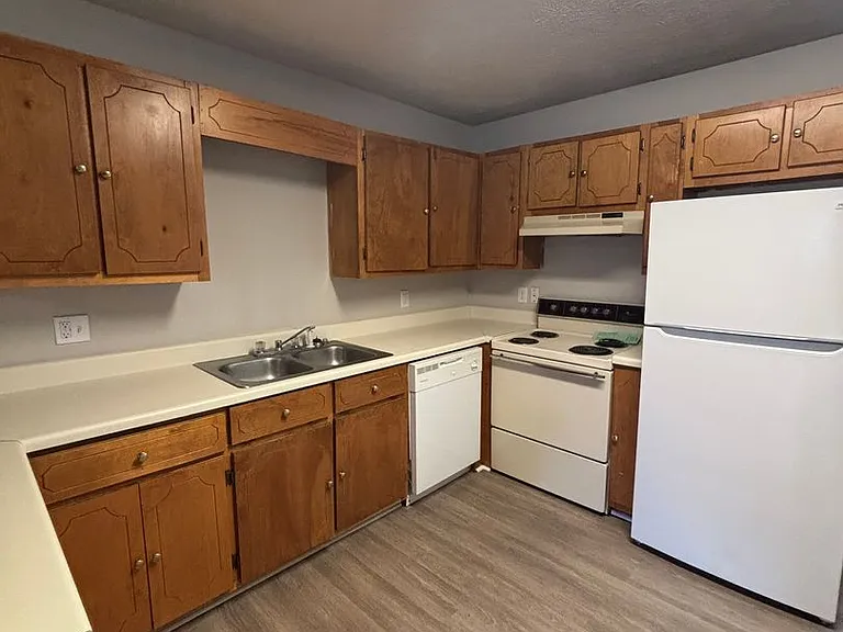 105 Wheeler Dr — Photo 4