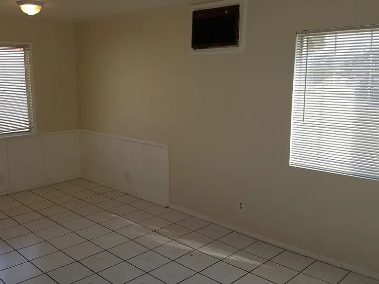 16572 Live Oak St #C — Photo 4