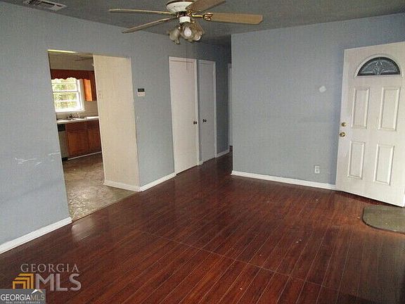 2nd image of 4300 Essex Rd
