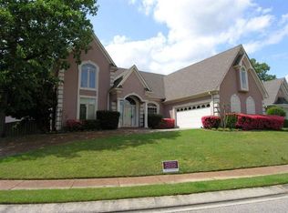 7627 Emerald Greens Dr, Memphis, TN 38016