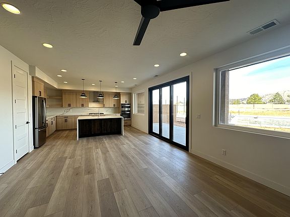 5th image of 1624 W Ledges Pkwy #126