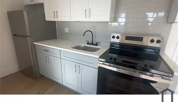 3 bed, 1000 sqft, $2,816 — Photo 2