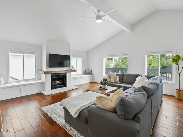 28316 Laura La Plante Dr, Agoura Hills, CA 91301