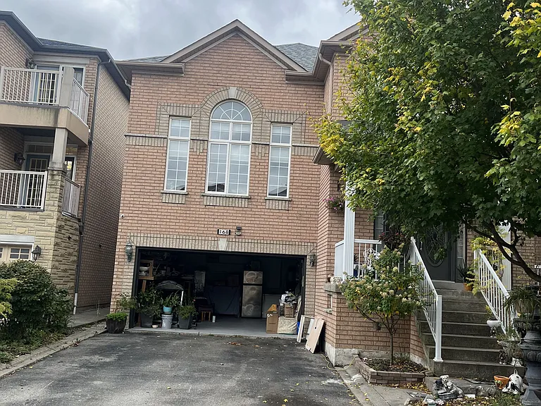 168 Sail Cres — Photo 1