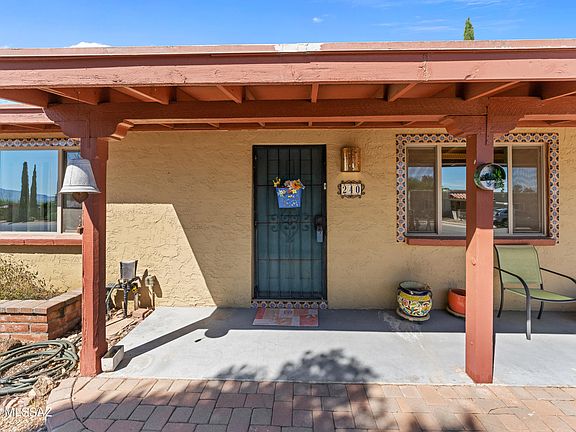 4th image of 240 E La Huerta