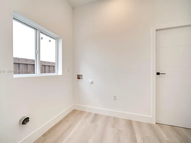 8990 N Miami Ave — Photo 48
