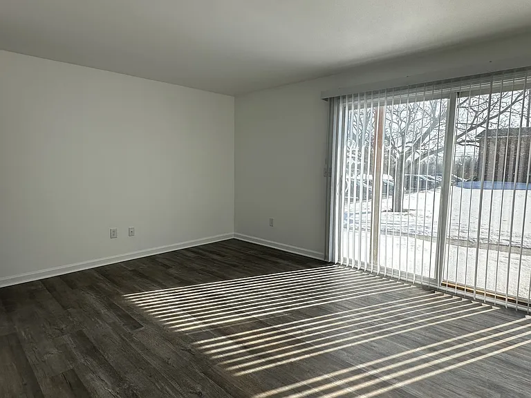 703 W Russell Rd #B — Photo 12