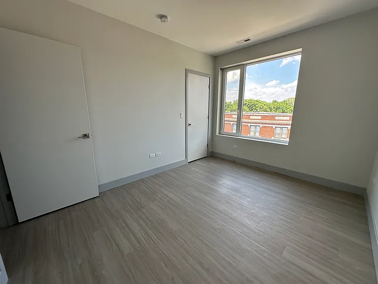 6355 N Glenwood Ave #2S — Photo 11