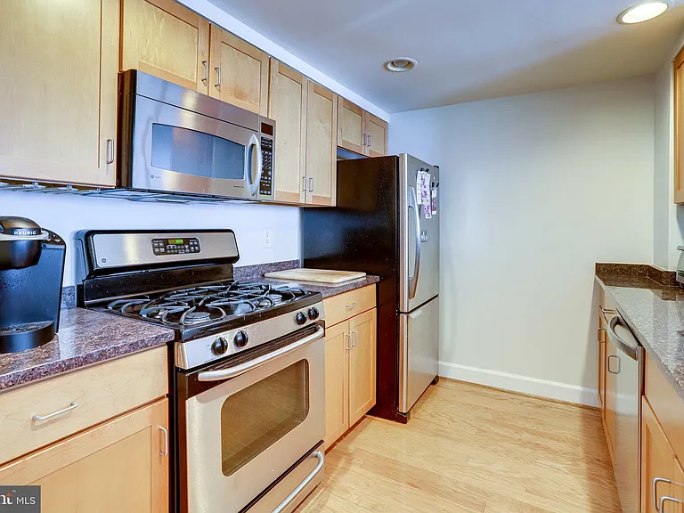1205 Garfield St #501 — Photo 11