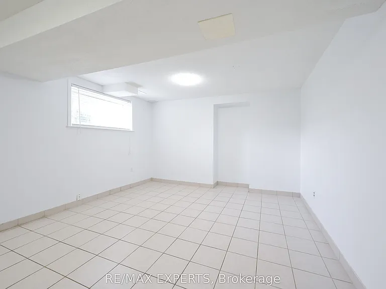 59 Silver Arrow Cres #BASEMENT — Photo 8