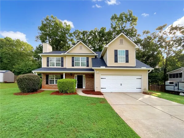 532 Hemlock Dr, Winder, GA 30680