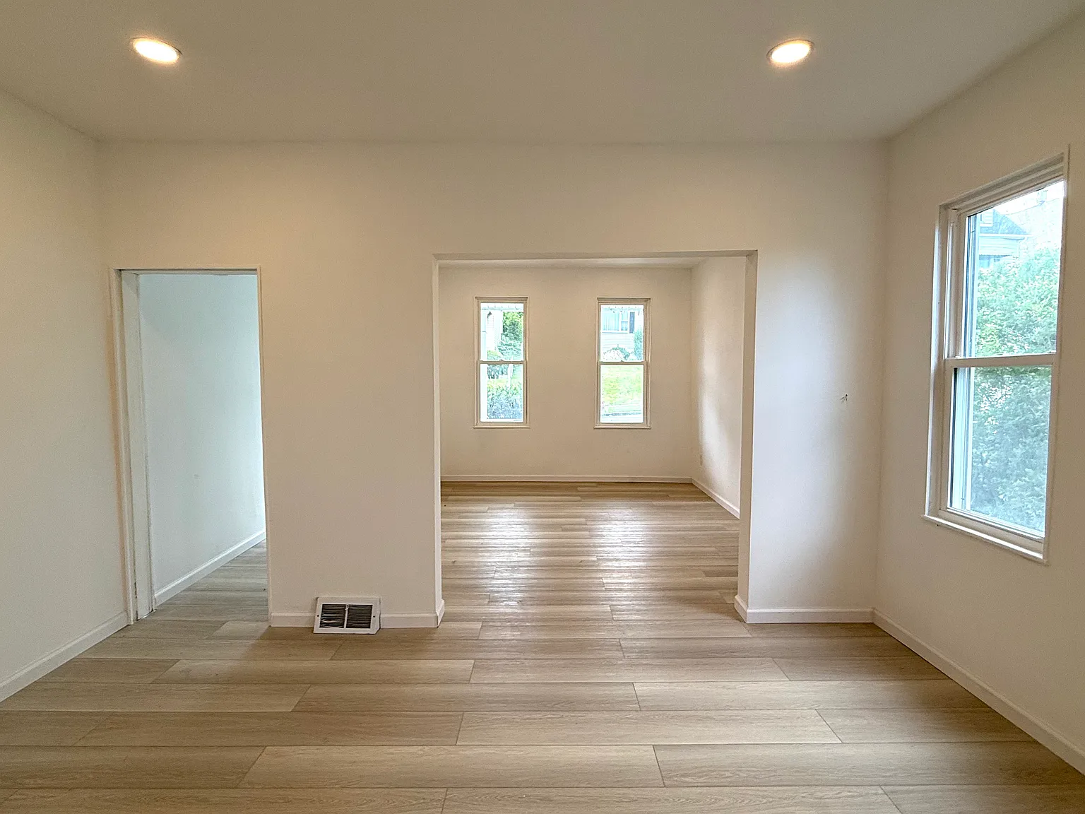 3 bed, 1.5 bath, 1300 sqft, $1,600 — Photo 4