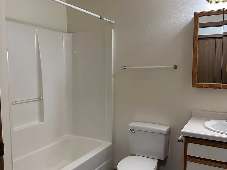 Dakota E & W Apartments — Photo 80