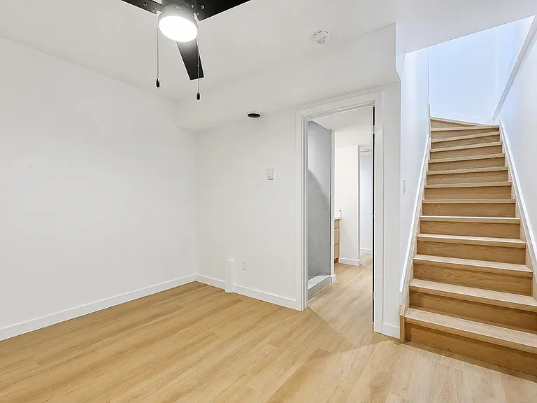 159 Locksley Ave — Photo 20