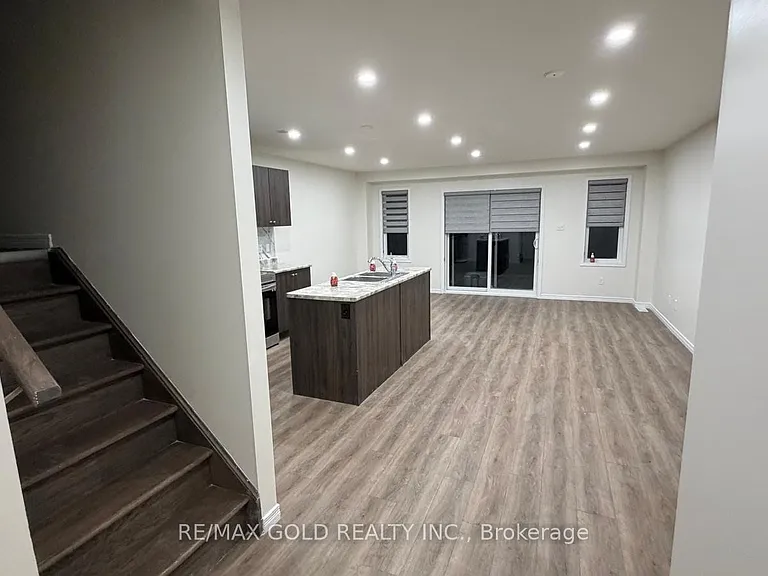 5 Mill St W — Photo 10