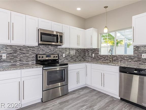 5th image of 2975 Ferndale St