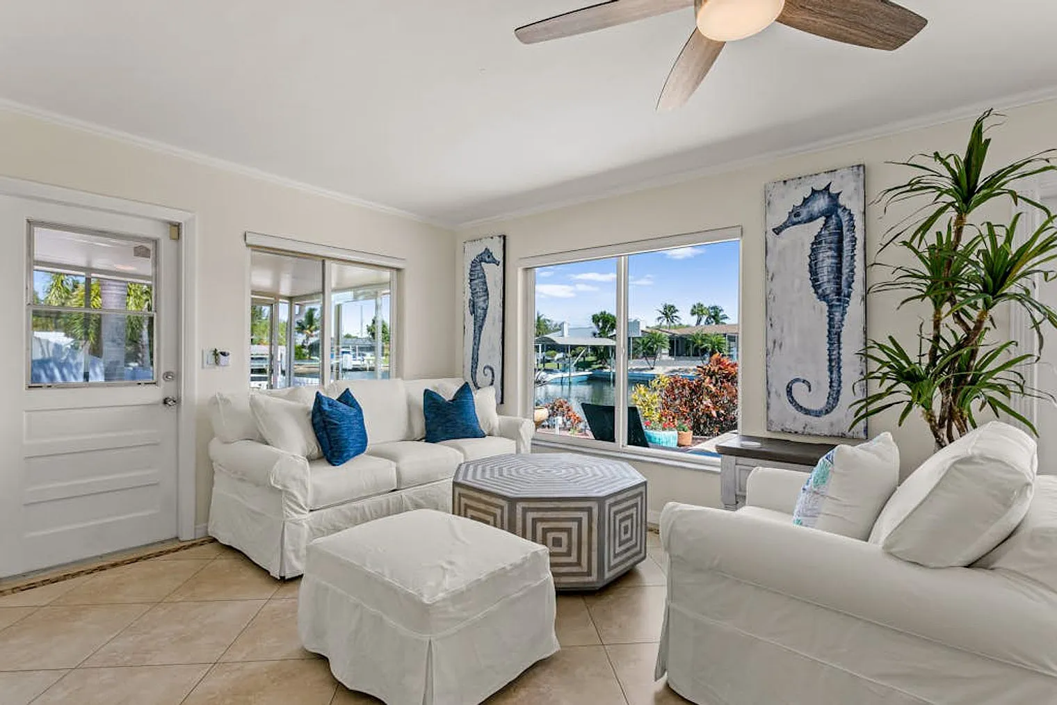 2 bed, 2.0 bath, 1722 sqft, $7,371 — Photo 4