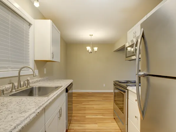 10835 NE 68th St, Kirkland, WA 98033