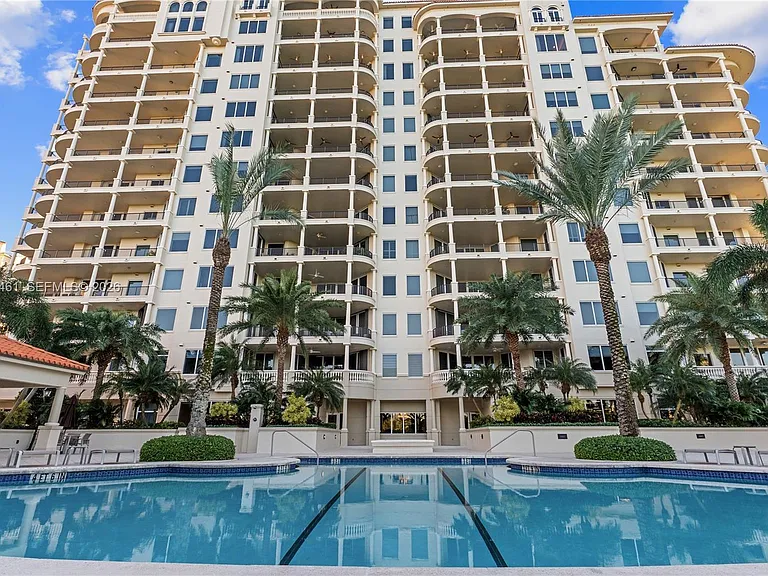 13621 Deering Bay Dr #304 — Photo 39