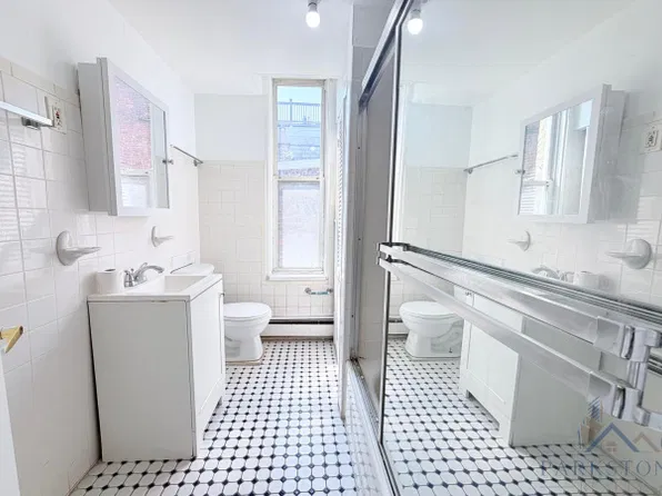 676 Ocean Ave #2E, Jersey City, NJ 07305