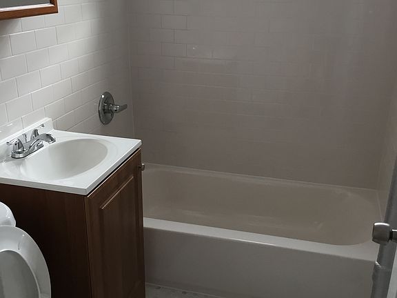 5th image of 4545 41st St APT 1F
