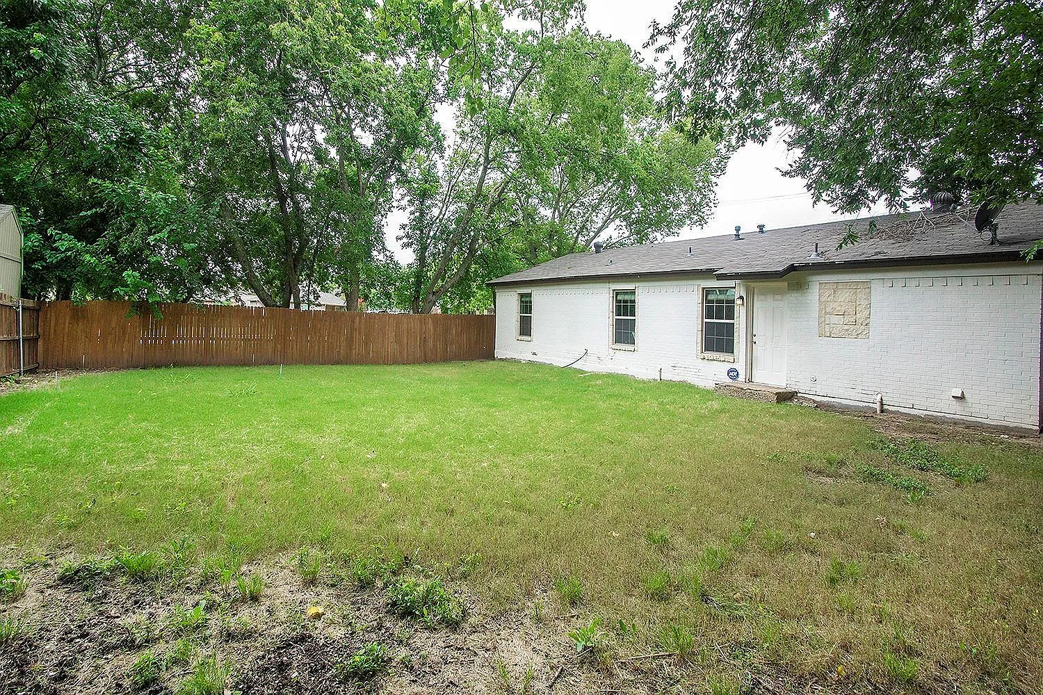 707 Sam Houston St — Photo 2