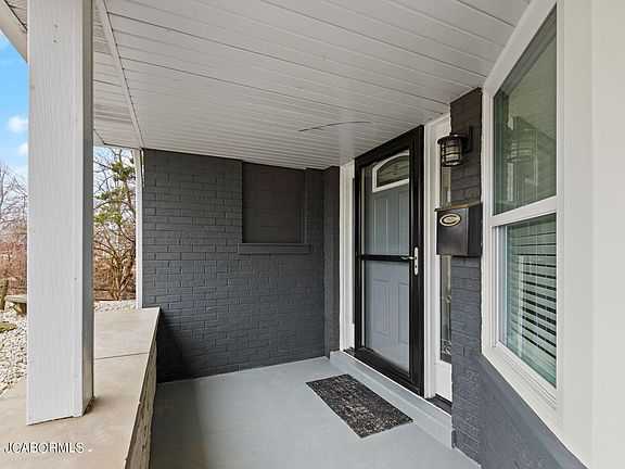3rd image of 1116 Winston Dr