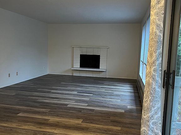 4th image of 1471 Rainier Ct #3