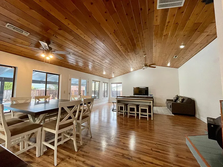 3640 Elizabeth Way — Photo 16