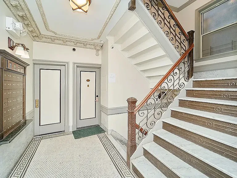 42 Grove St #6A — Photo 6