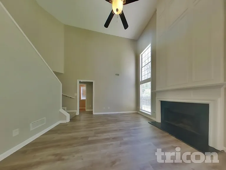 411 Yarrow Way — Photo 3