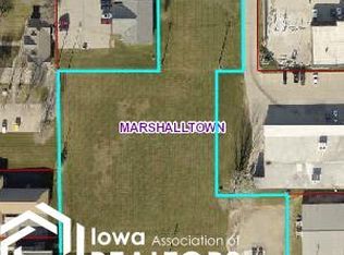 102 W Southridge Rd, Marshalltown, IA 50158