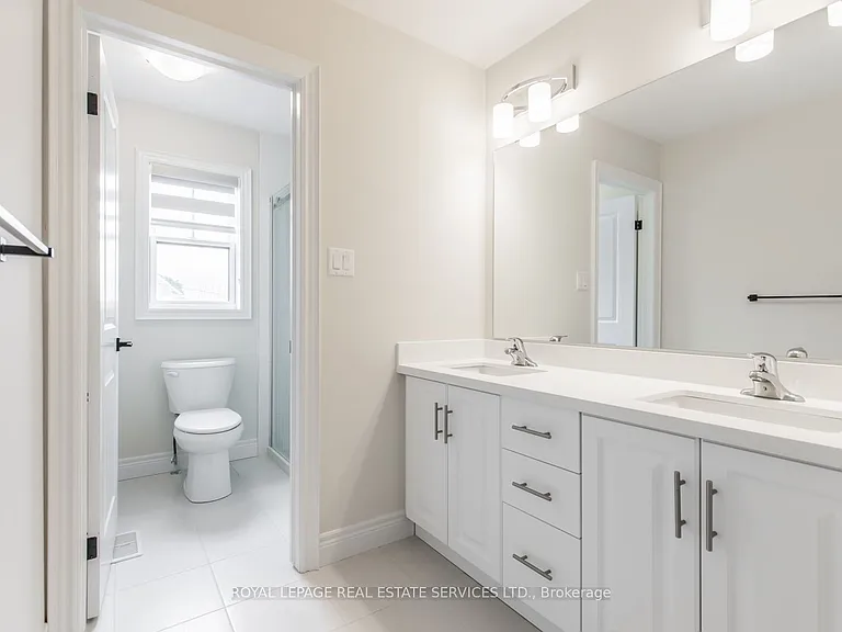 42 Beachwalk Cres — Photo 25