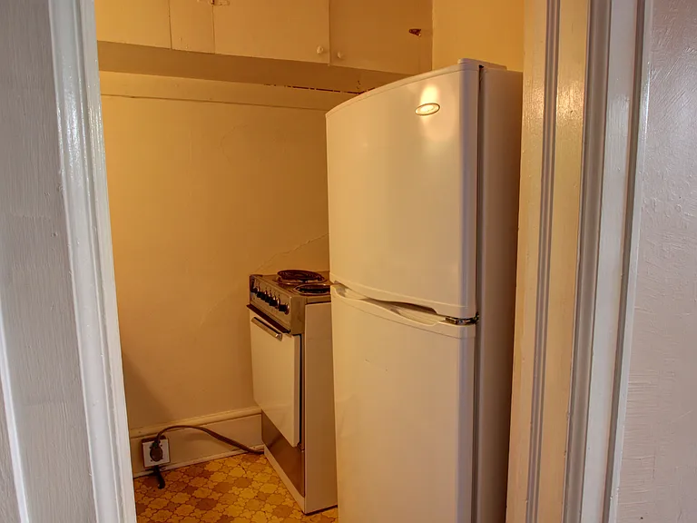 439 University Ave #4 — Photo 4