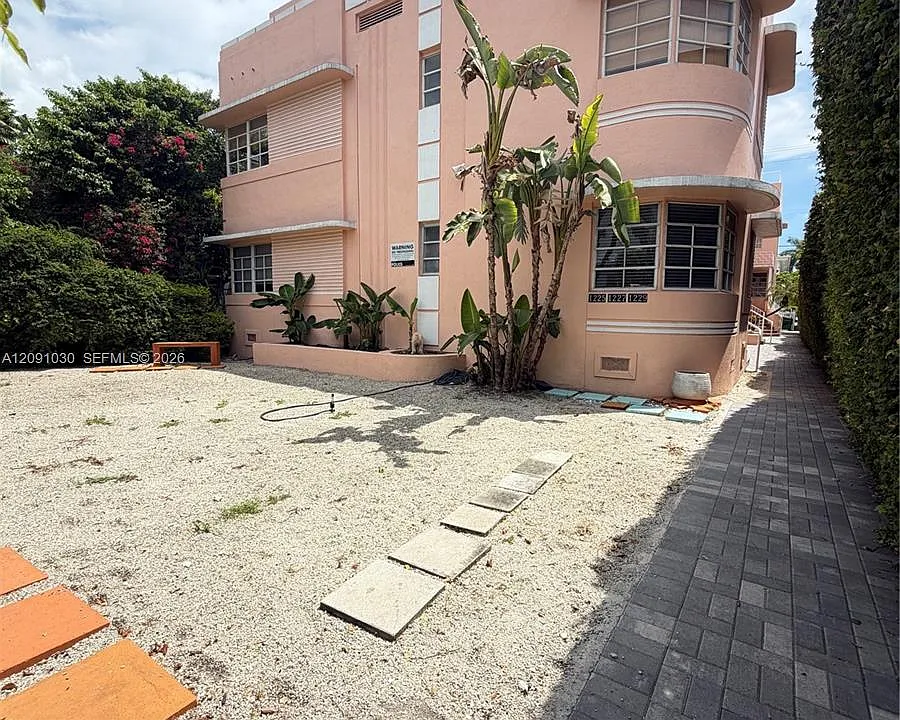 1227 Euclid Ave #7