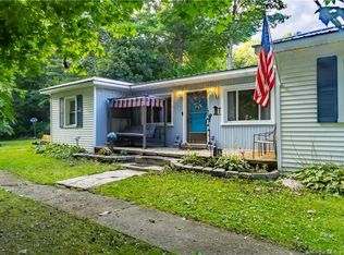 11 Ash St, Putnam, CT 06260