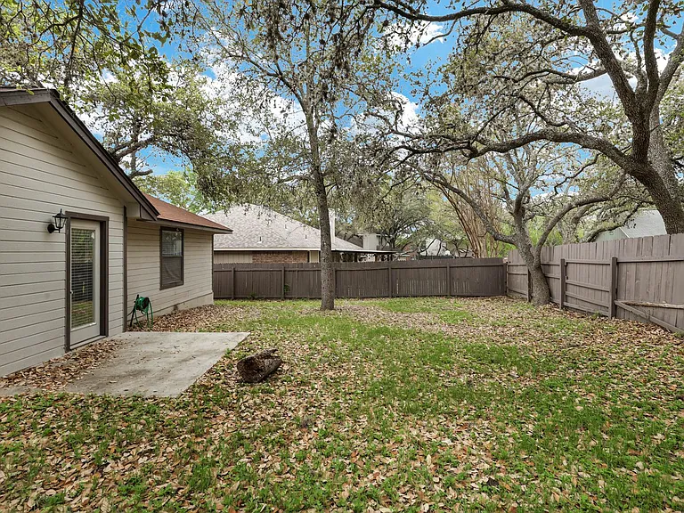 8615 Timber Ldg — Photo 23