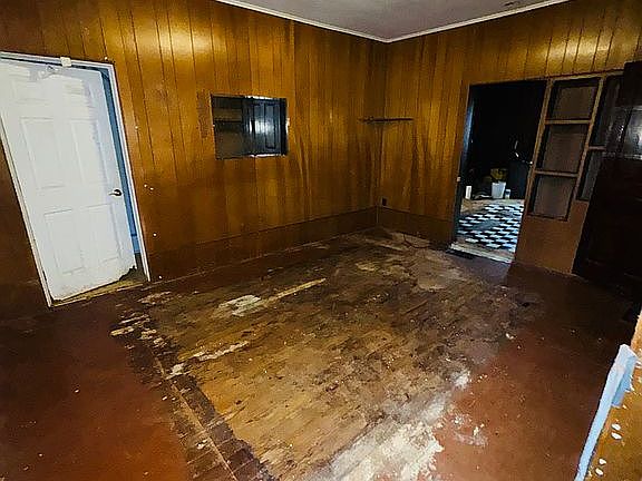 5th image of 1237 Dickson St