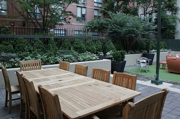 Rented by Realty Operations Group | media 4