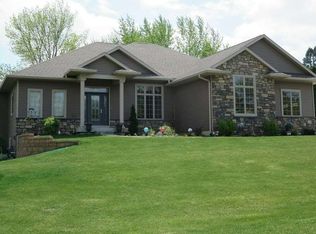 1370 Angus Dr, Waterloo, IA 50701