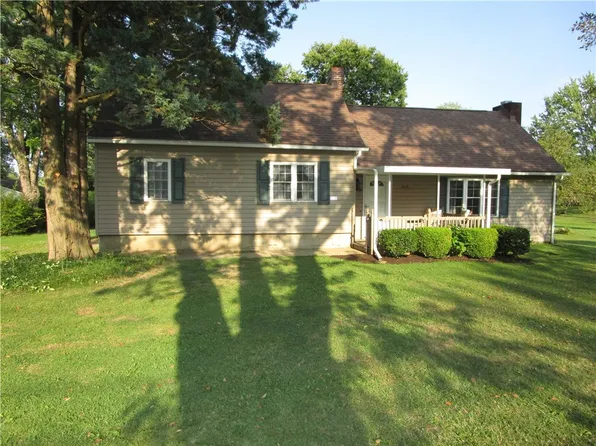 409 S Neshannock Rd, Hermitage, PA 16148