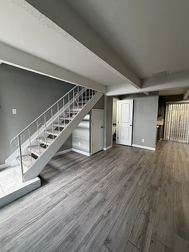 1720 G St #4 Photo 1